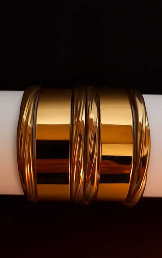Golden Elegance Glass Bangles Set